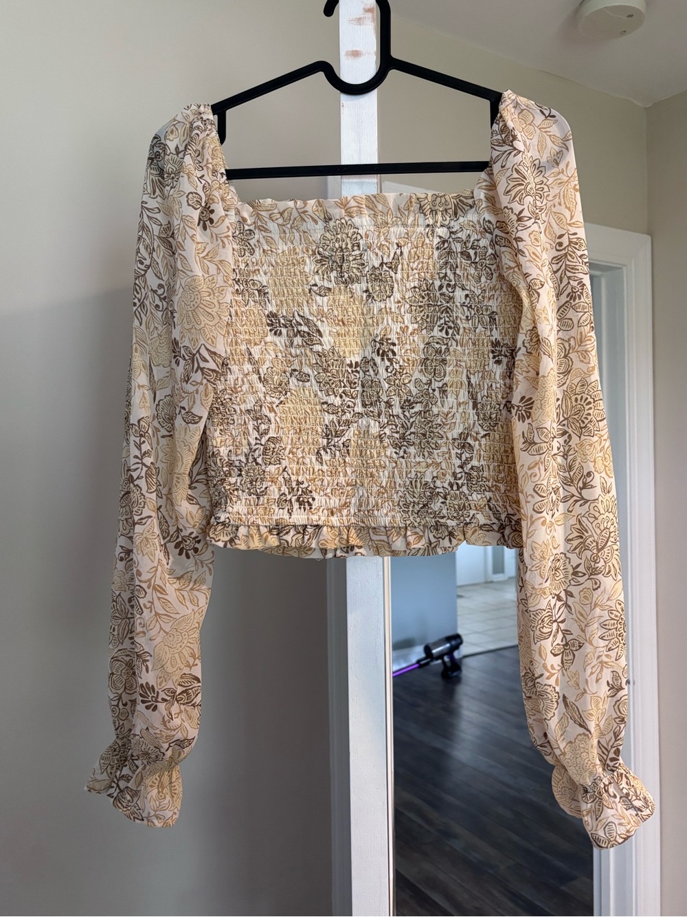 Smocked Floral Long-Sleeve Crop Top - Cream & Brown